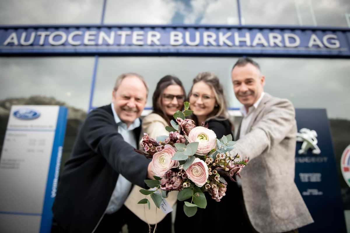 Autocenter Burkhard AG-Team-min.jpg